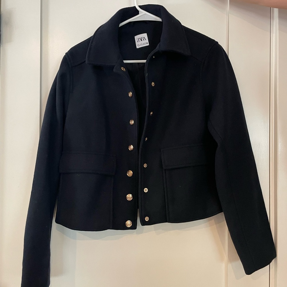 Zara Navy Blue Blazer. Size Medium. 100% Polyester. Brand new, never worn.